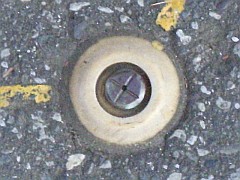 路上のリベット